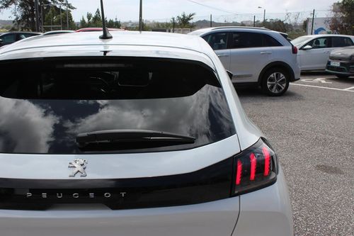 Peugeot e-208 - Photo 15