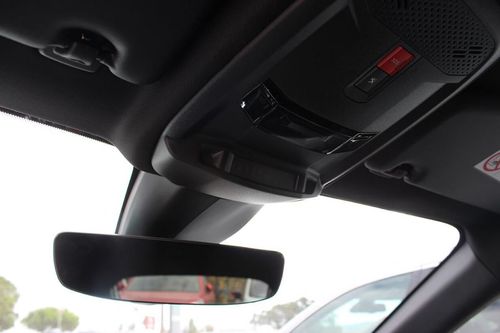 Peugeot e-208 - Photo 19