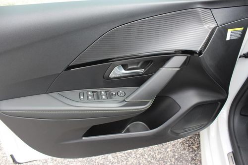 Peugeot e-208 - Photo 18