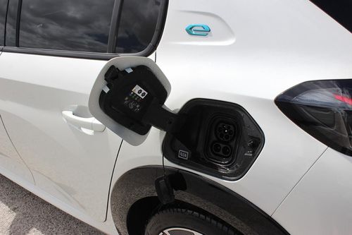 Peugeot e-208 - Photo 17