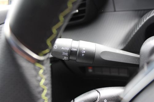 Peugeot e-208 - Photo 26