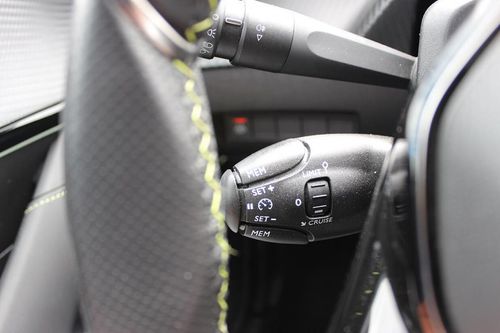 Peugeot e-208 - Photo 27