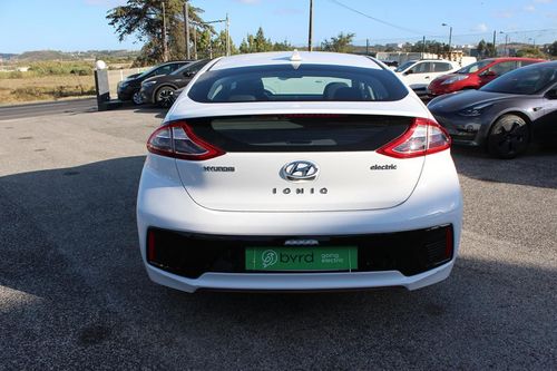 Hyundai Ioniq - Photo 11