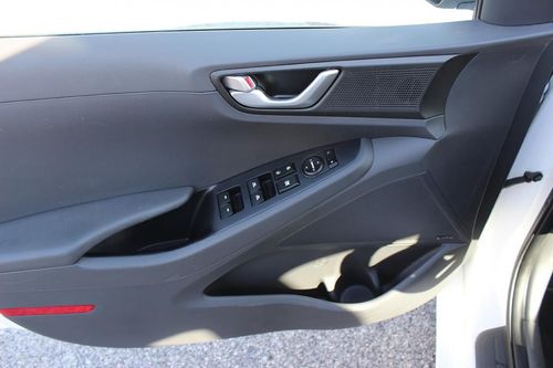 Hyundai Ioniq - Photo 14