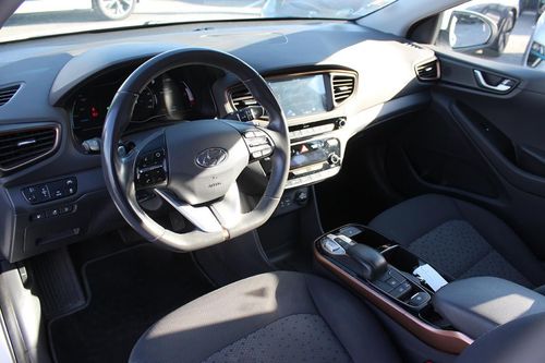 Hyundai Ioniq - Photo 16