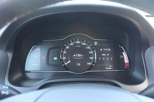 Hyundai Ioniq - Photo 19