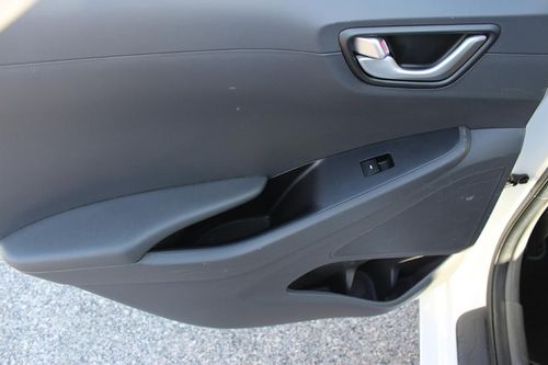 Hyundai Ioniq - Photo 25