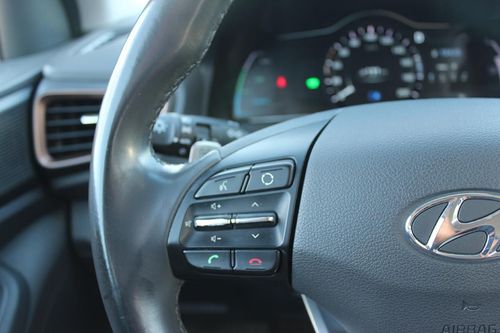 Hyundai Ioniq - Photo 28