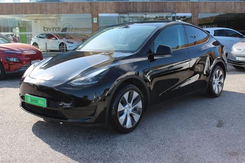 Tesla Model Y - Photo 2