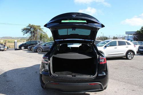 Tesla Model Y - Photo 11