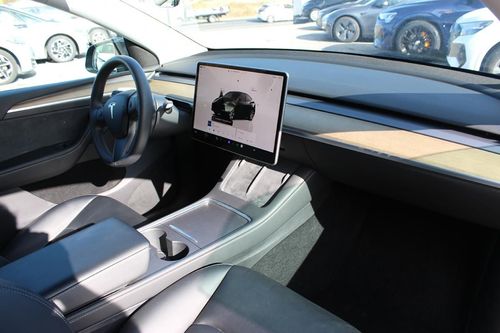 Tesla Model Y - Photo 21