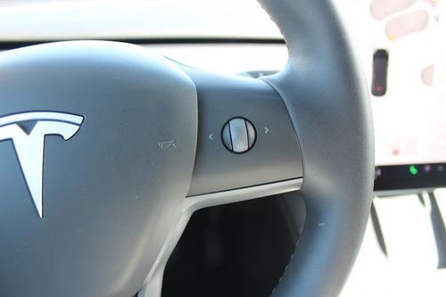 Tesla Model Y - Photo 24