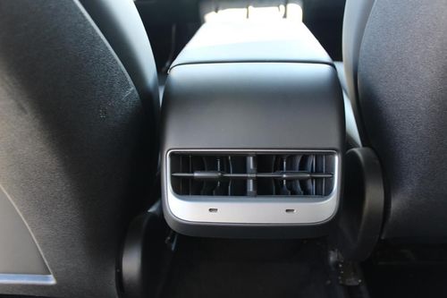 Tesla Model Y - Photo 30