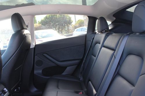 Tesla Model Y - Photo 31