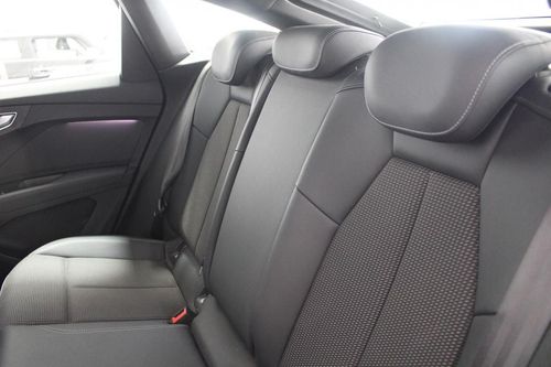 Audi Q4 Sportback e-tron - Photo 13