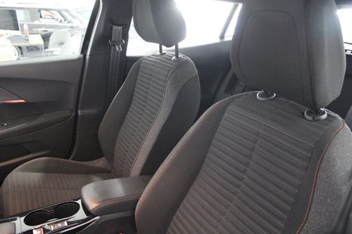 Peugeot e-2008 - Photo 10