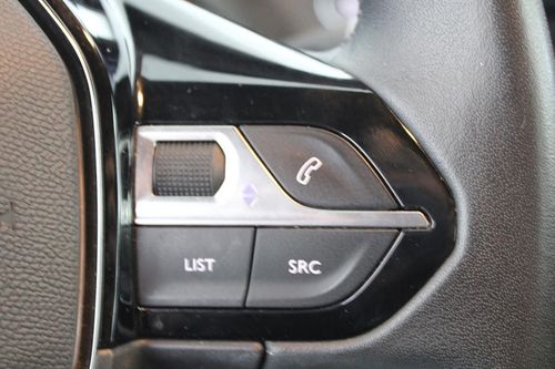 Peugeot e-2008 - Photo 17