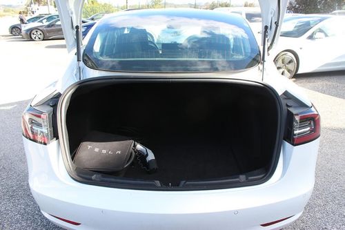 Tesla Model 3 - Photo 11