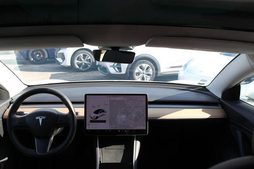 Tesla Model 3 - Photo 21