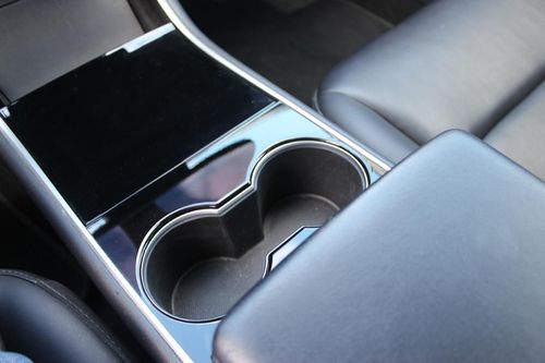 Tesla Model 3 - Photo 25