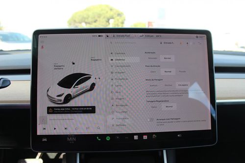 Tesla Model 3 - Photo 33