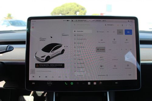 Tesla Model 3 - Photo 32