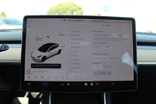 Tesla Model 3 - Photo 40