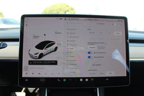Tesla Model 3 - Photo 37