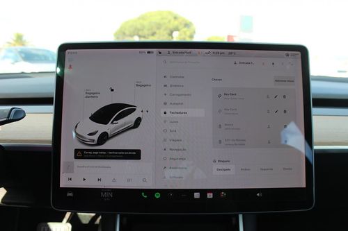 Tesla Model 3 - Photo 36
