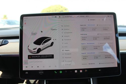 Tesla Model 3 - Photo 44