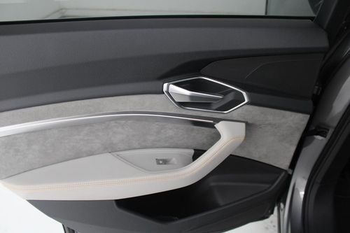 Audi e-tron Sportback - Photo 13