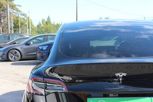 Tesla Model Y - Photo 11