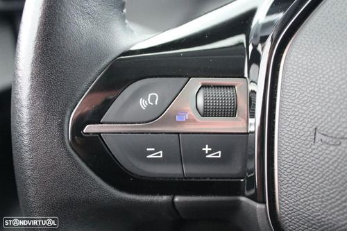 Peugeot e-208 - Photo 15