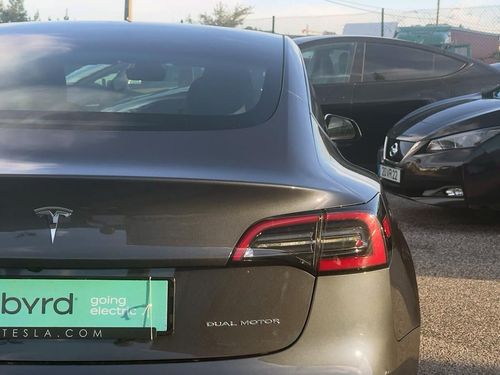 Tesla Model 3 - Photo 12