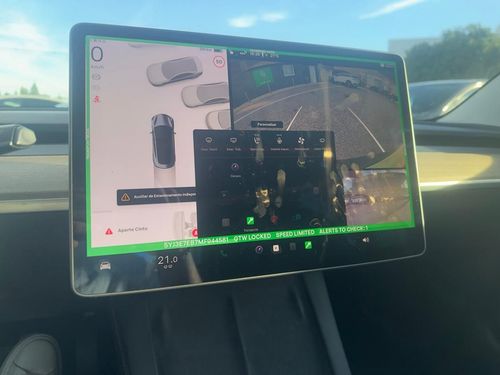 Tesla Model 3 - Photo 23
