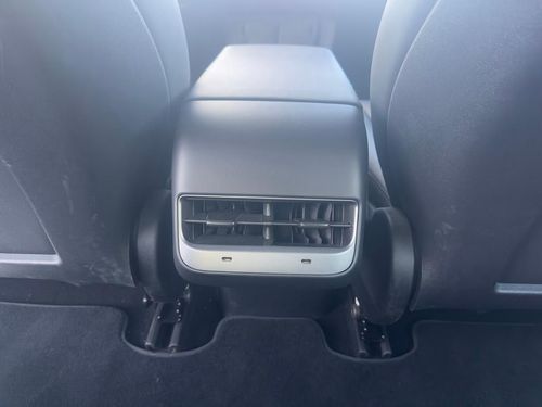 Tesla Model 3 - Photo 21