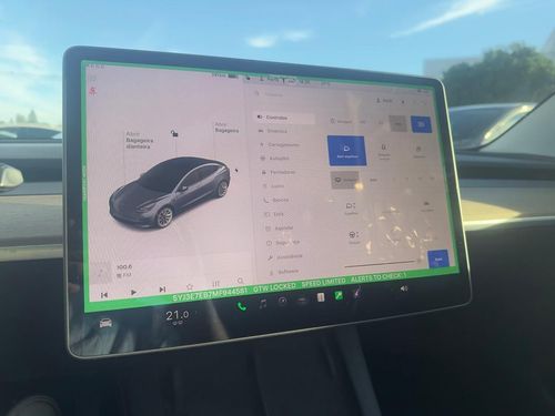Tesla Model 3 - Photo 24