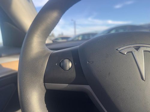 Tesla Model 3 - Photo 30