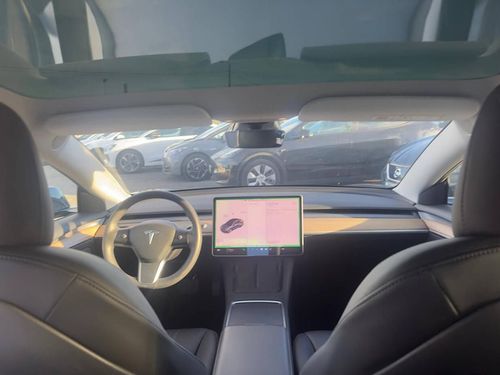 Tesla Model 3 - Photo 33