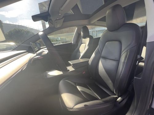 Tesla Model 3 - Photo 18