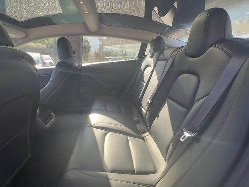 Tesla Model 3 - Photo 20
