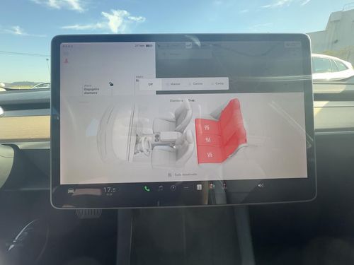 Tesla Model 3 - Photo 25