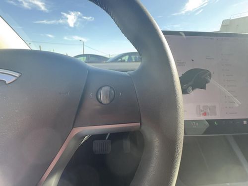 Tesla Model 3 - Photo 39