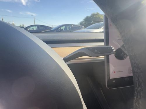 Tesla Model 3 - Photo 40