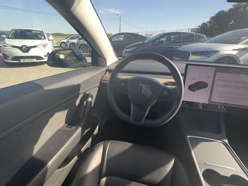Tesla Model 3 - Photo 42