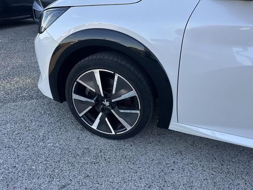 Peugeot e-208 - Photo 4