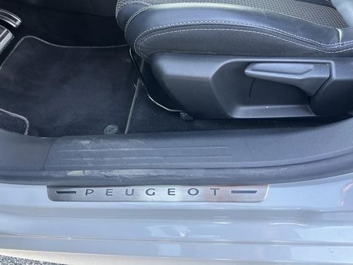 Peugeot e-208 - Photo 16