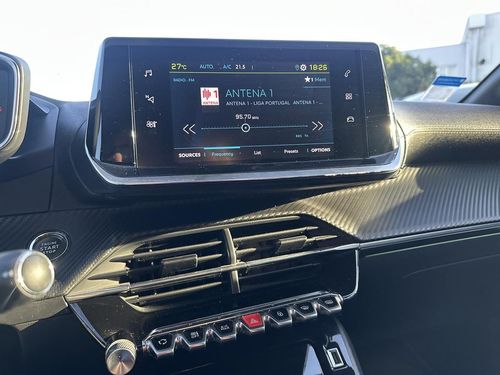 Peugeot e-208 - Photo 23