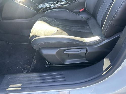 Peugeot e-2008 - Photo 19