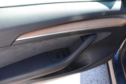 Tesla Model 3 - Photo 12